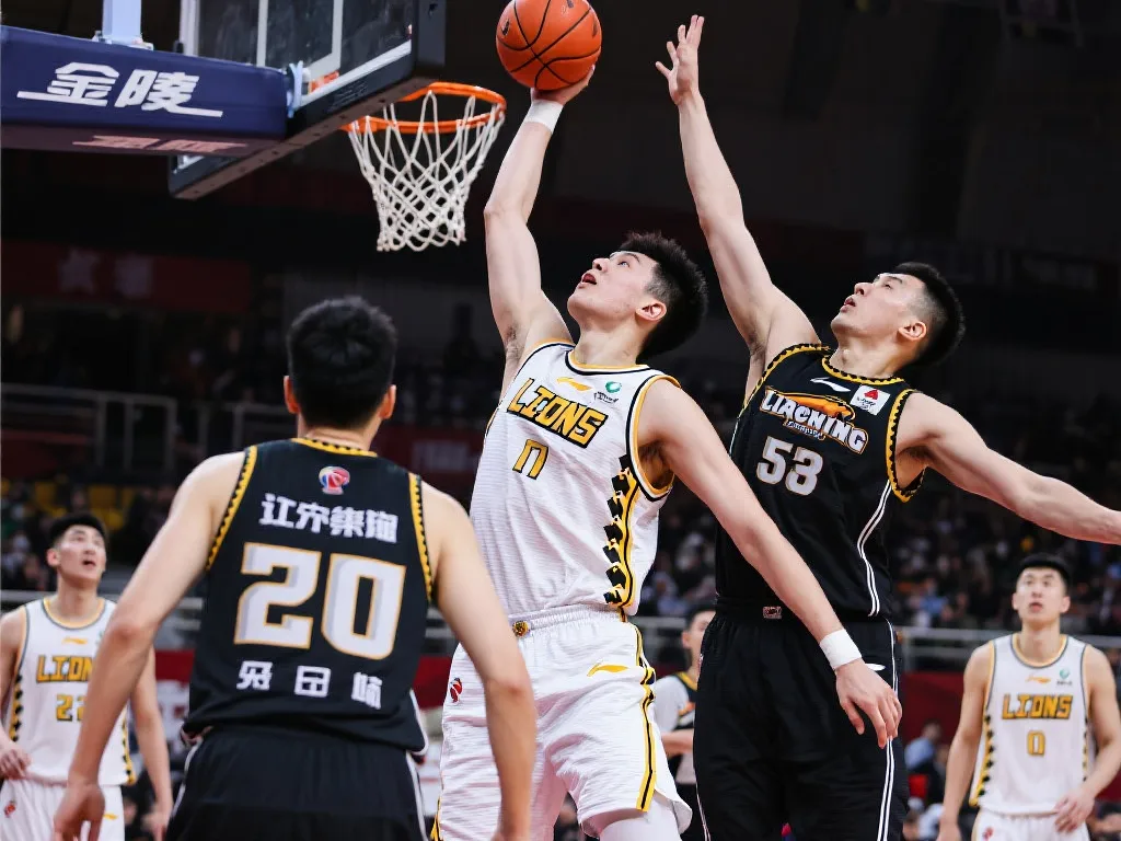李雷雷